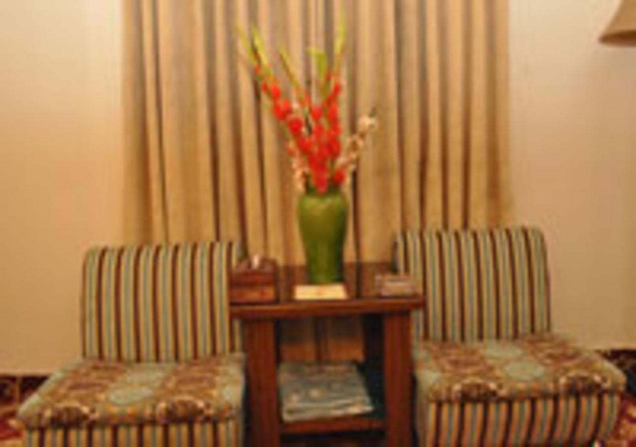 Rajone Hotel Faisalabad Bagian luar foto