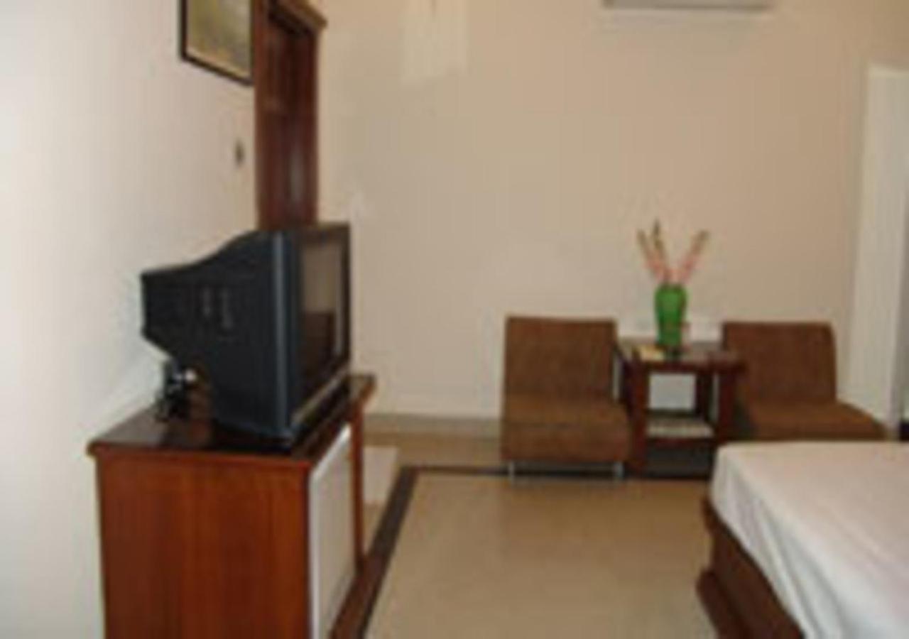 Rajone Hotel Faisalabad Bagian luar foto