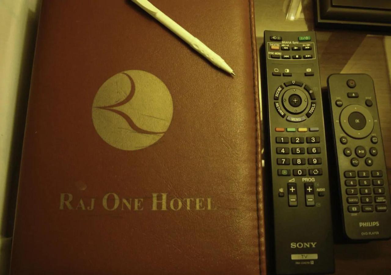 Rajone Hotel Faisalabad Bagian luar foto